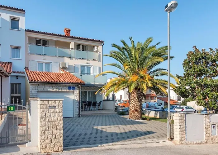 Summer House Pula
