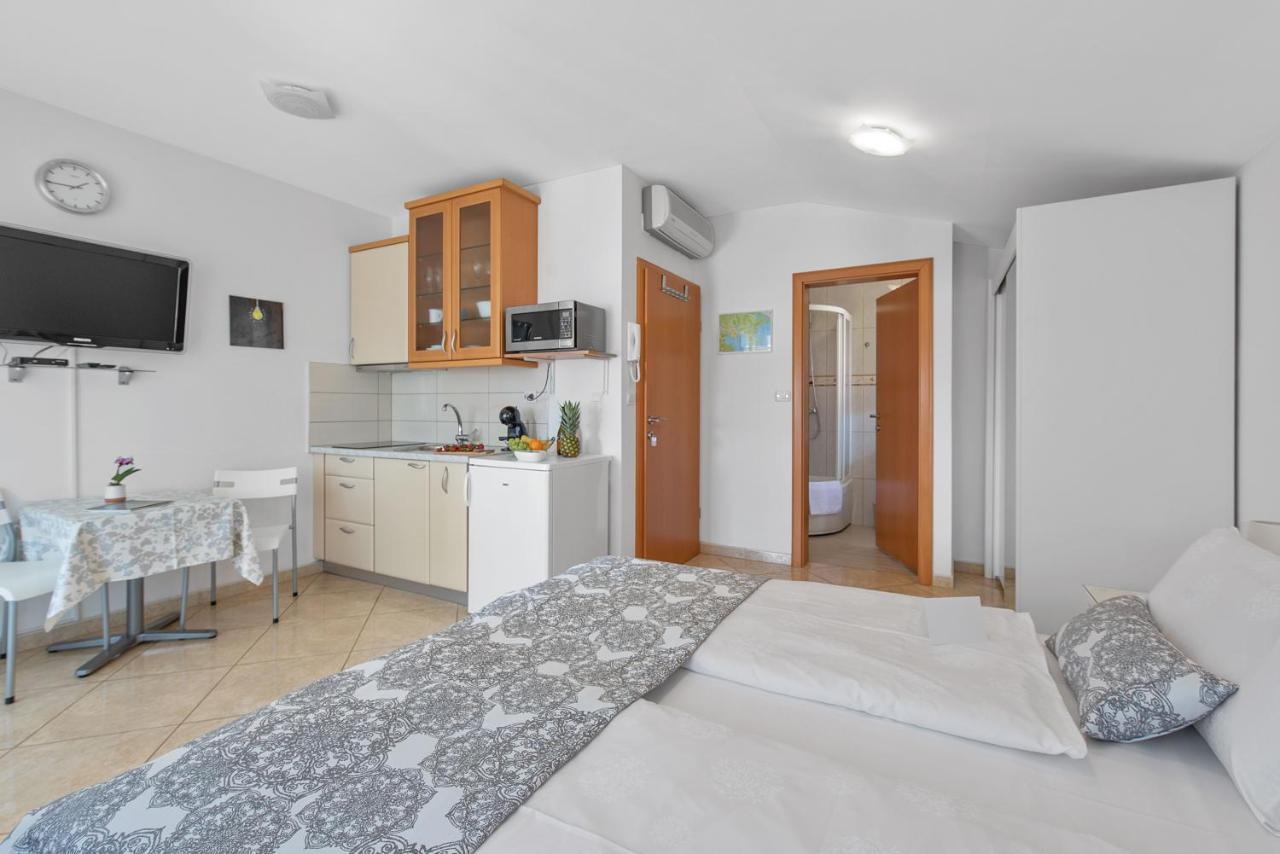 Apartment Summer House Pula