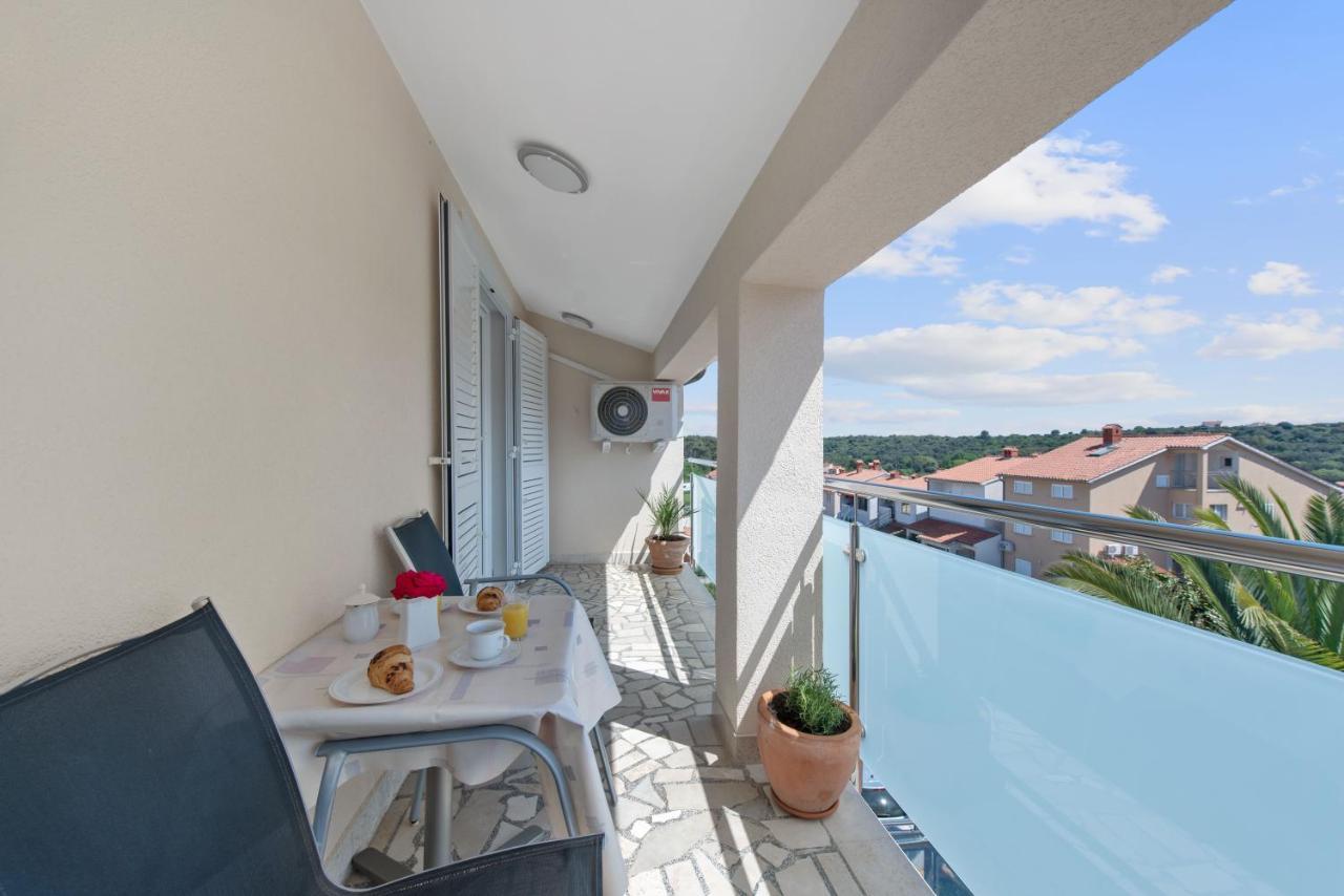 Apartment Summer House Pula